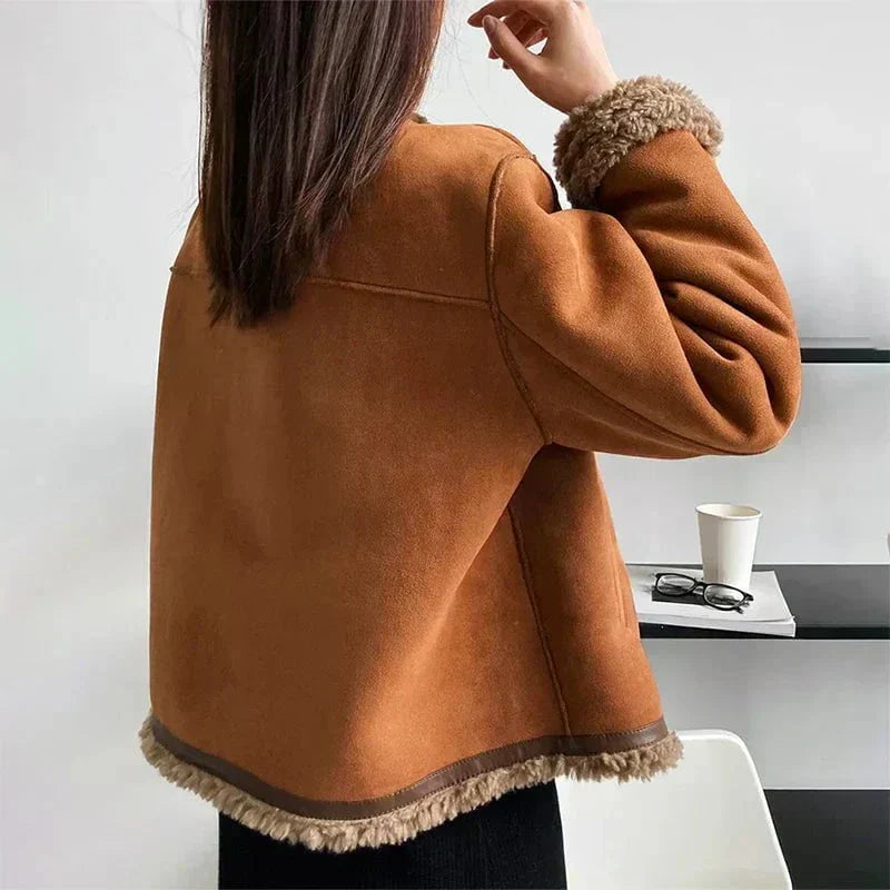 WW | Suede Imitation Vest Camel Warmth and retro elegance