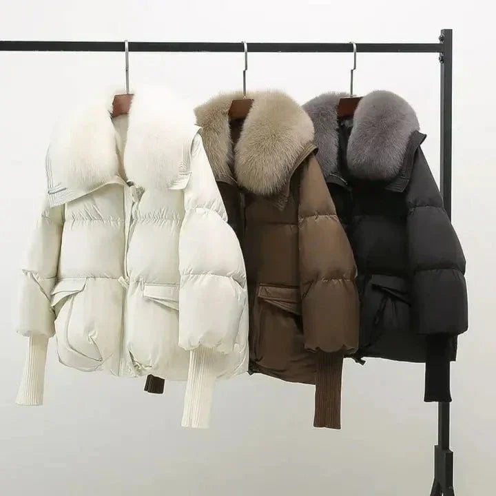 WW | Luxury quilted winter jacket with a warm and elegant fur collar