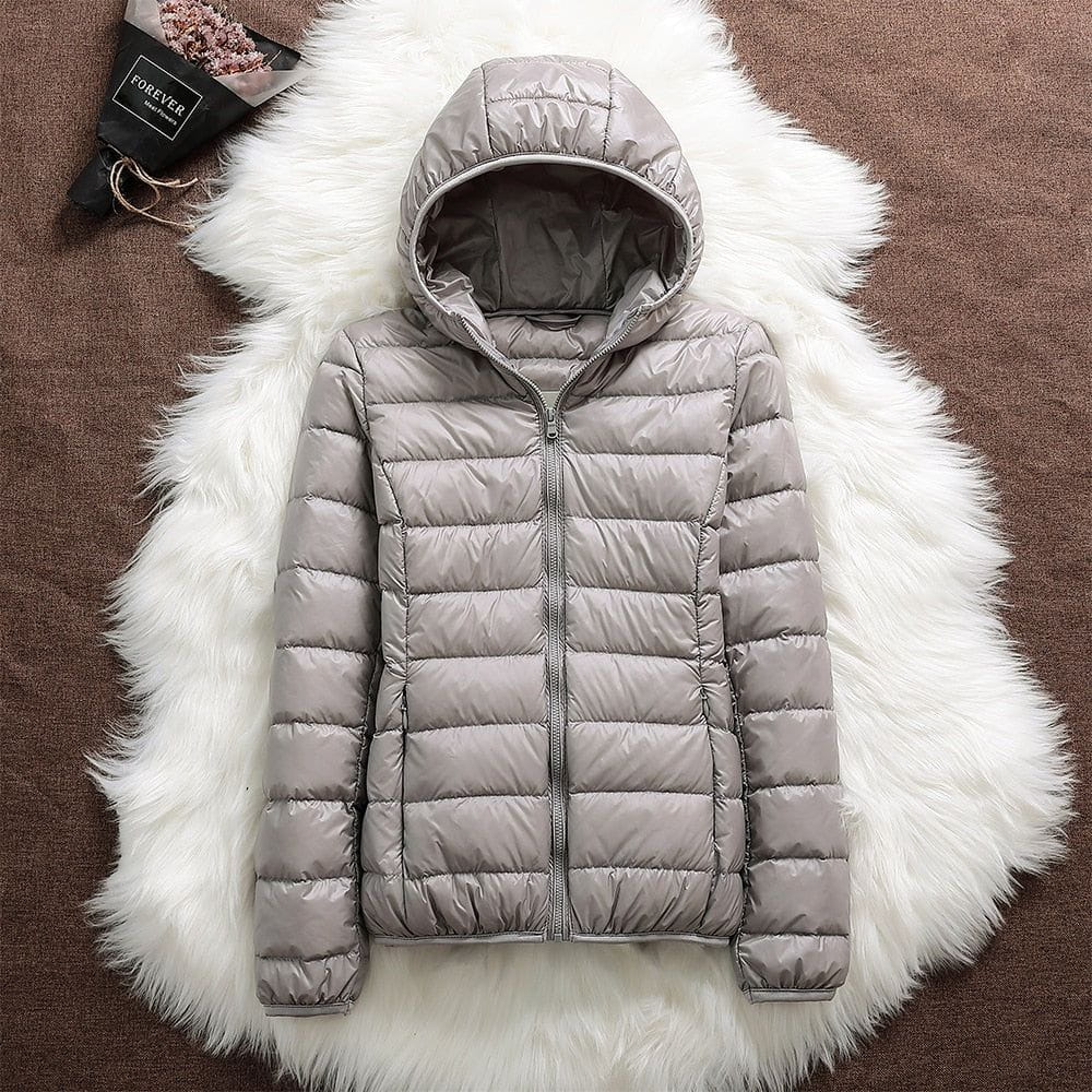 WW | Lightweight, warm, and comfortable down jacket, ideal for winter