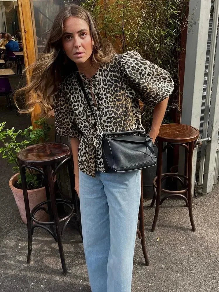 WW | Short Leopard Jacket with Puff Sleeves chic and trendy
