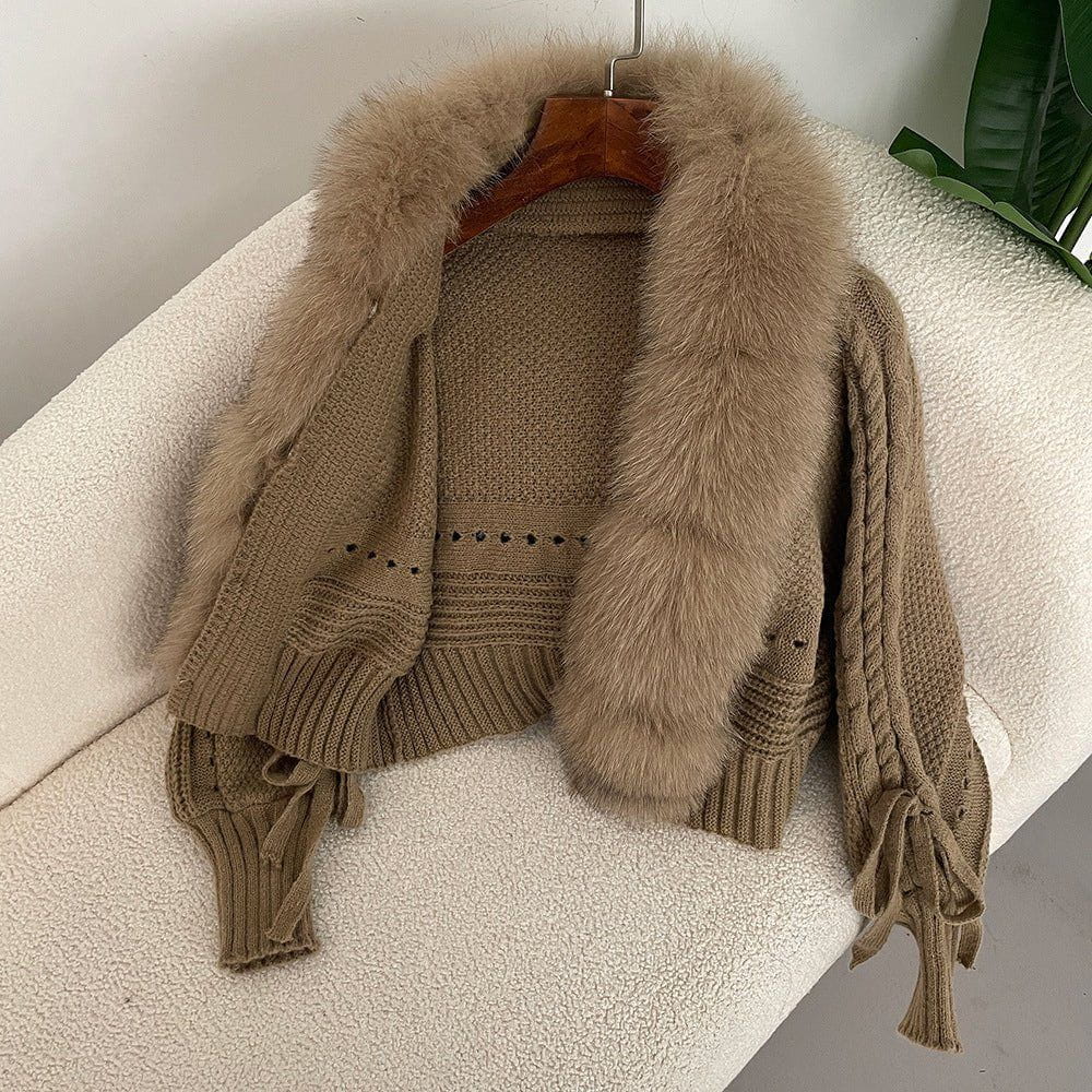 WW | Knitted Vest with Faux Fur Collar Elegance & Warmth Feminine and Refined