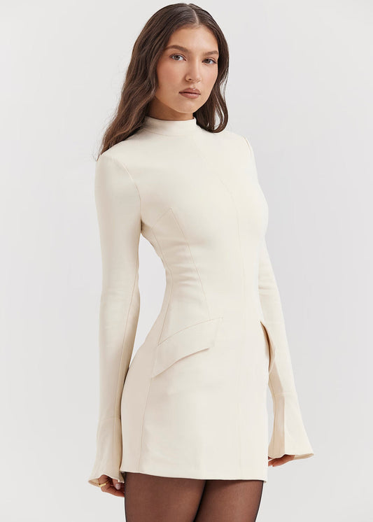 Isolde – Beautiful dress
