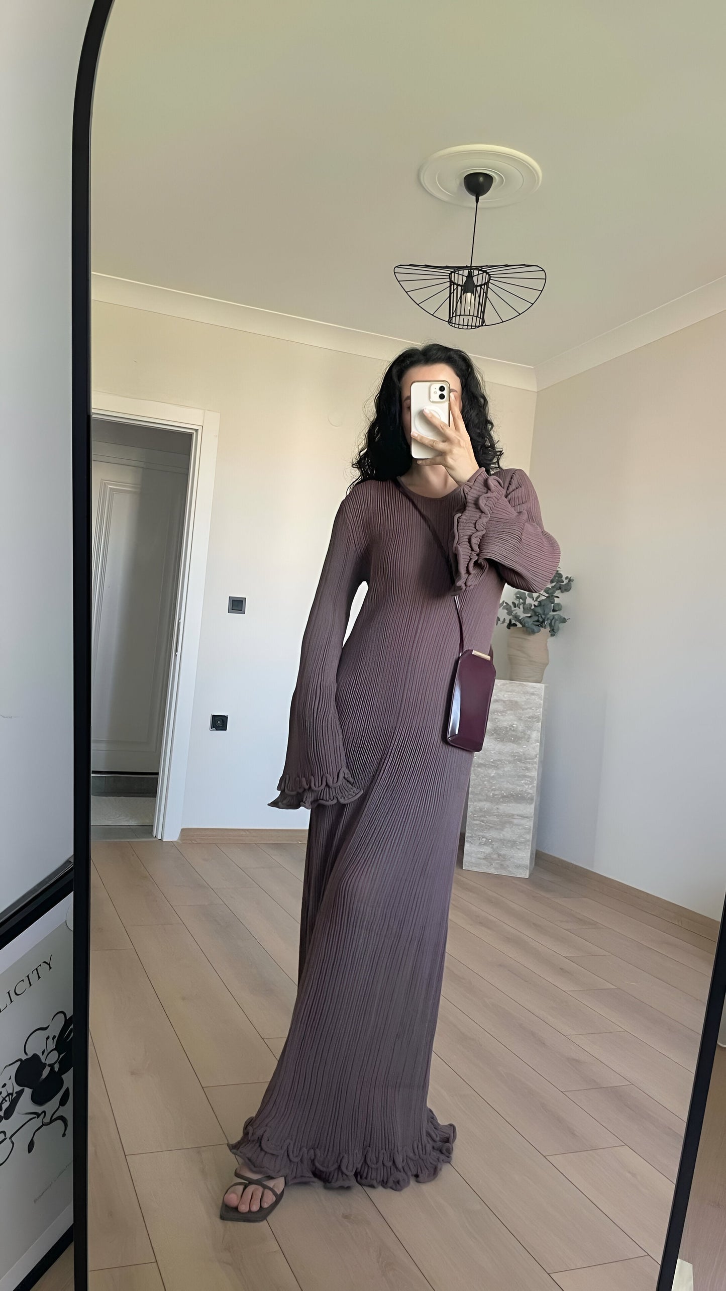 WW | Elegant White Knit Dress with Flounced Hem