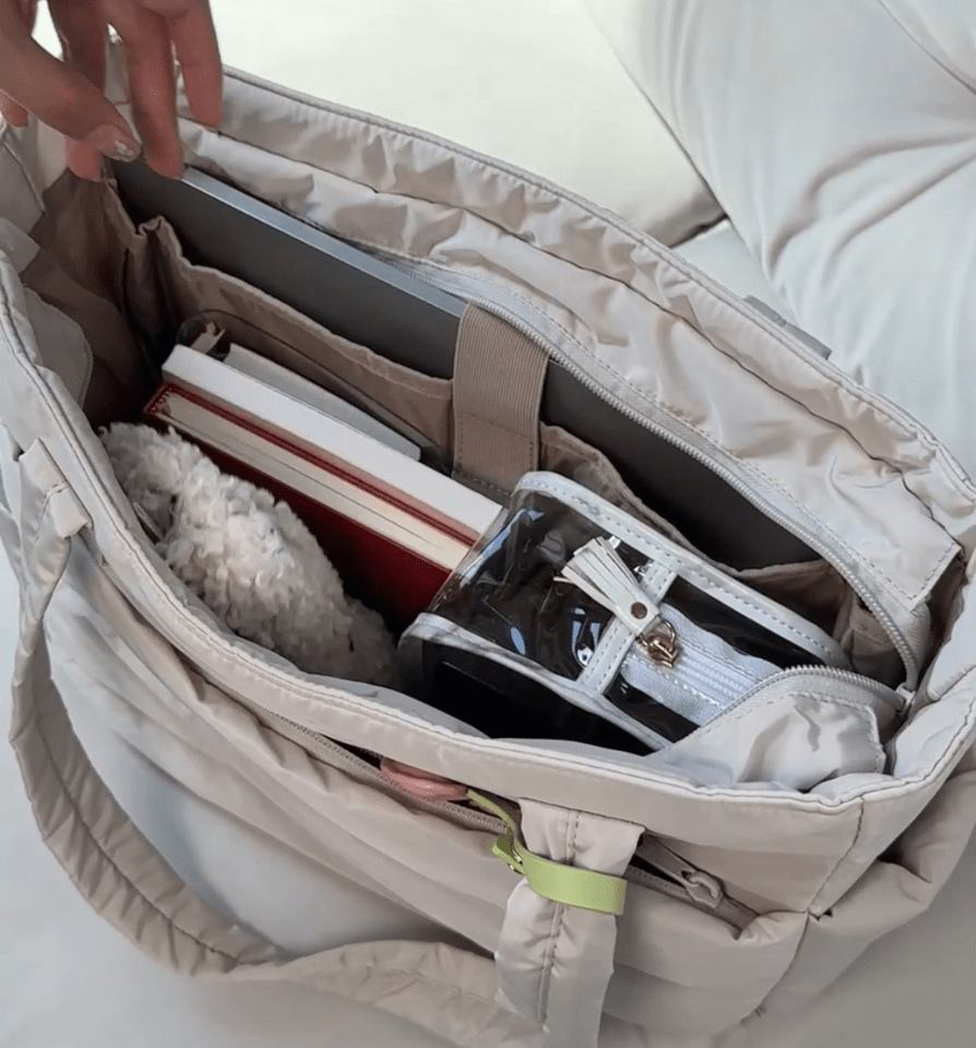 WW | Women's Spacious Puffer Shoulder Bag Elegant Design