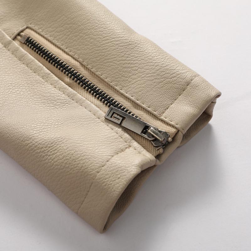WW | Hood and Multiple Pockets