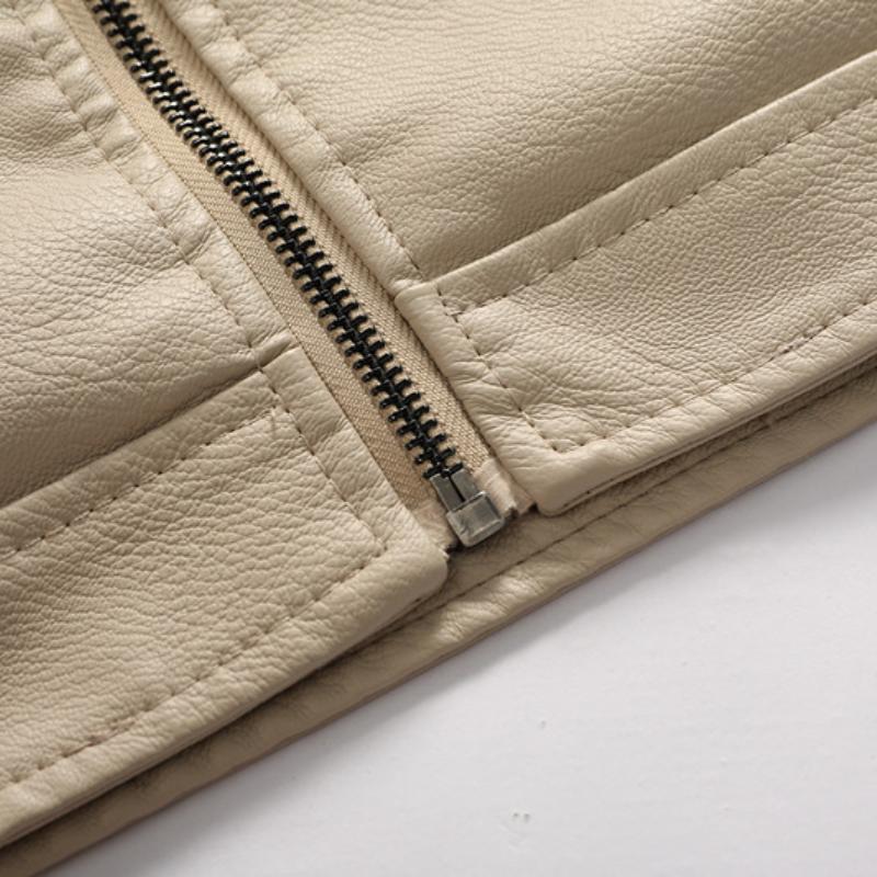 WW | Hood and Multiple Pockets