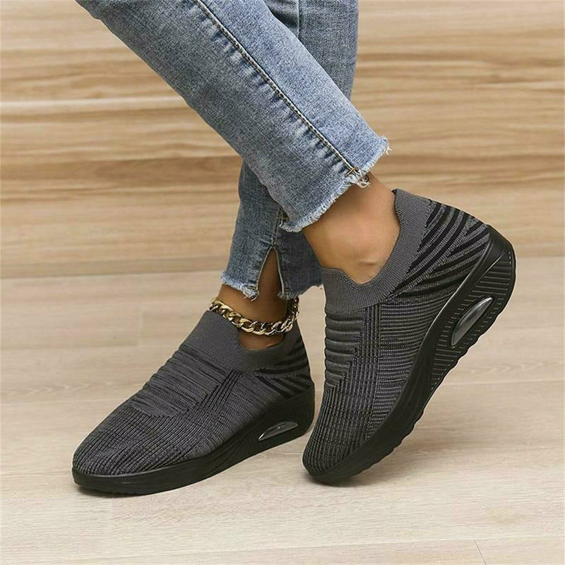 WW | Casual Striped Sneakers