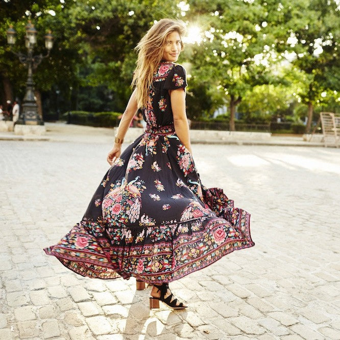 WW | Kurzarm Plunging Ethnischer Druck Gypsy Kleid