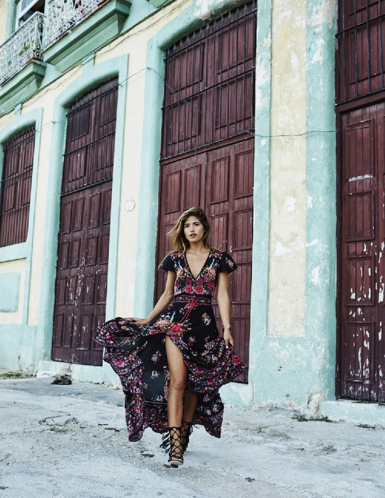 WW | Kurzarm Plunging Ethnischer Druck Gypsy Kleid