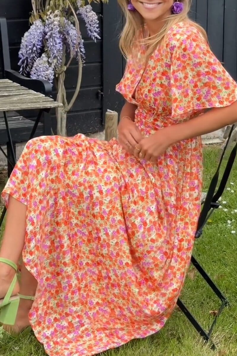 SOPHINA | Elegantes Maxikleid mit Blumenmuster und V-Ausschnitt