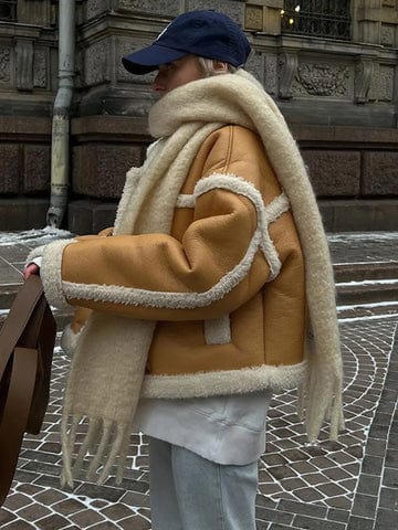 WW | Short Oversize Winter Jacket with Contrast Trim Design